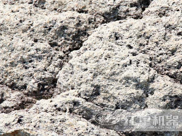 花岗岩细碎选用反击式破碎机？还是圆锥破碎机？